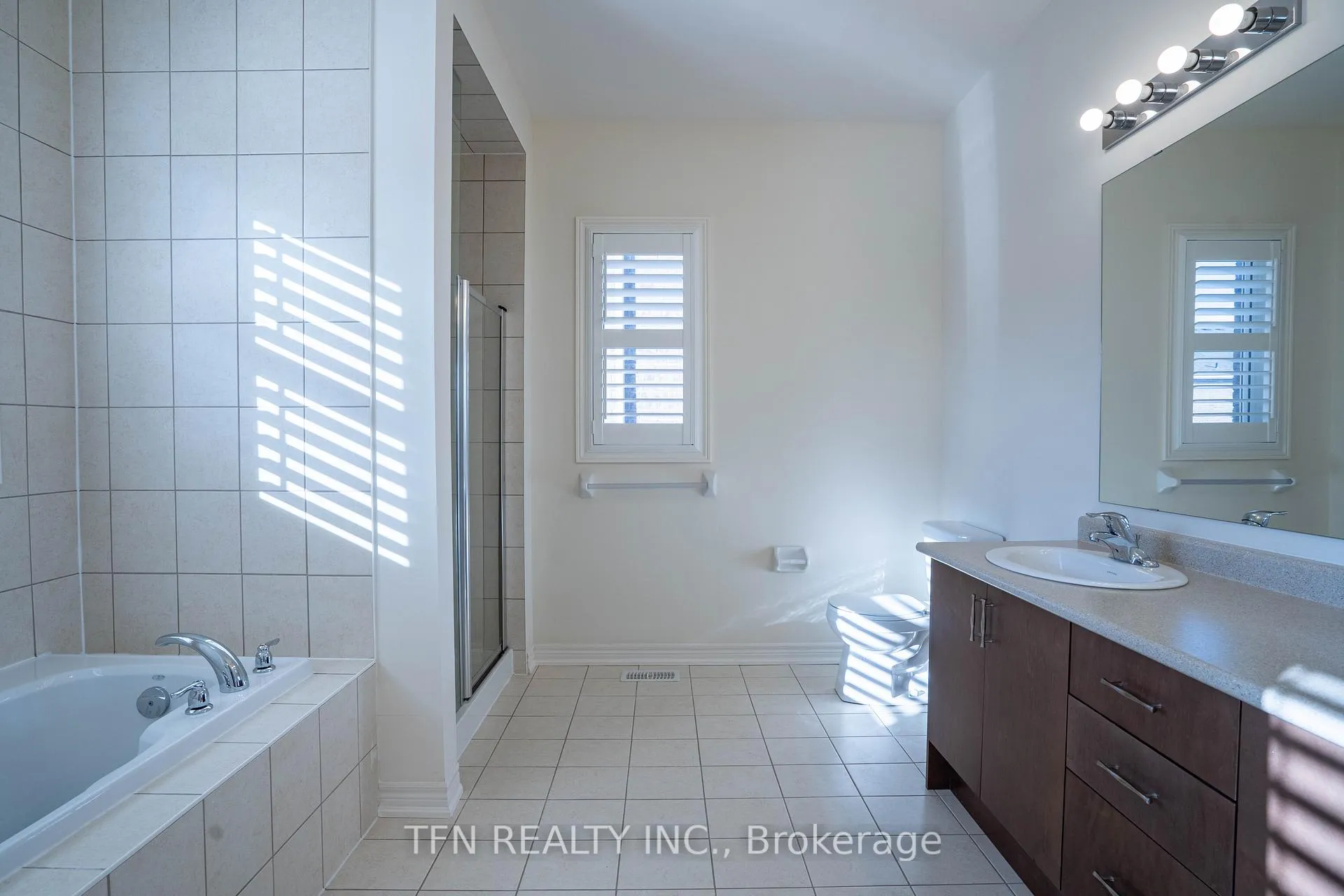 Photo 20 of 42 Ebenezer Drive, Hamilton, Waterdown — HOMEH