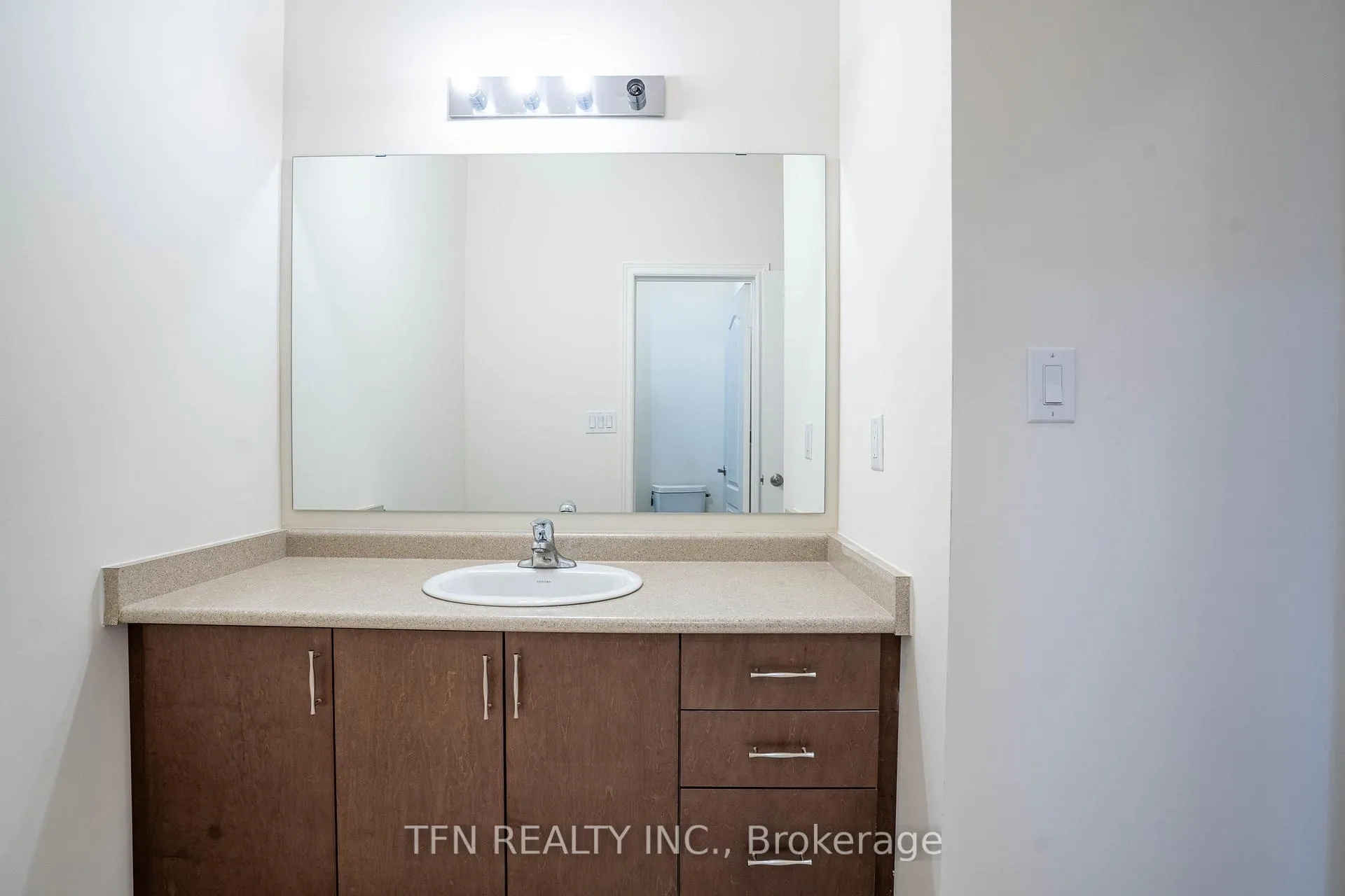Photo 25 of 42 Ebenezer Drive, Hamilton, Waterdown — HOMEH