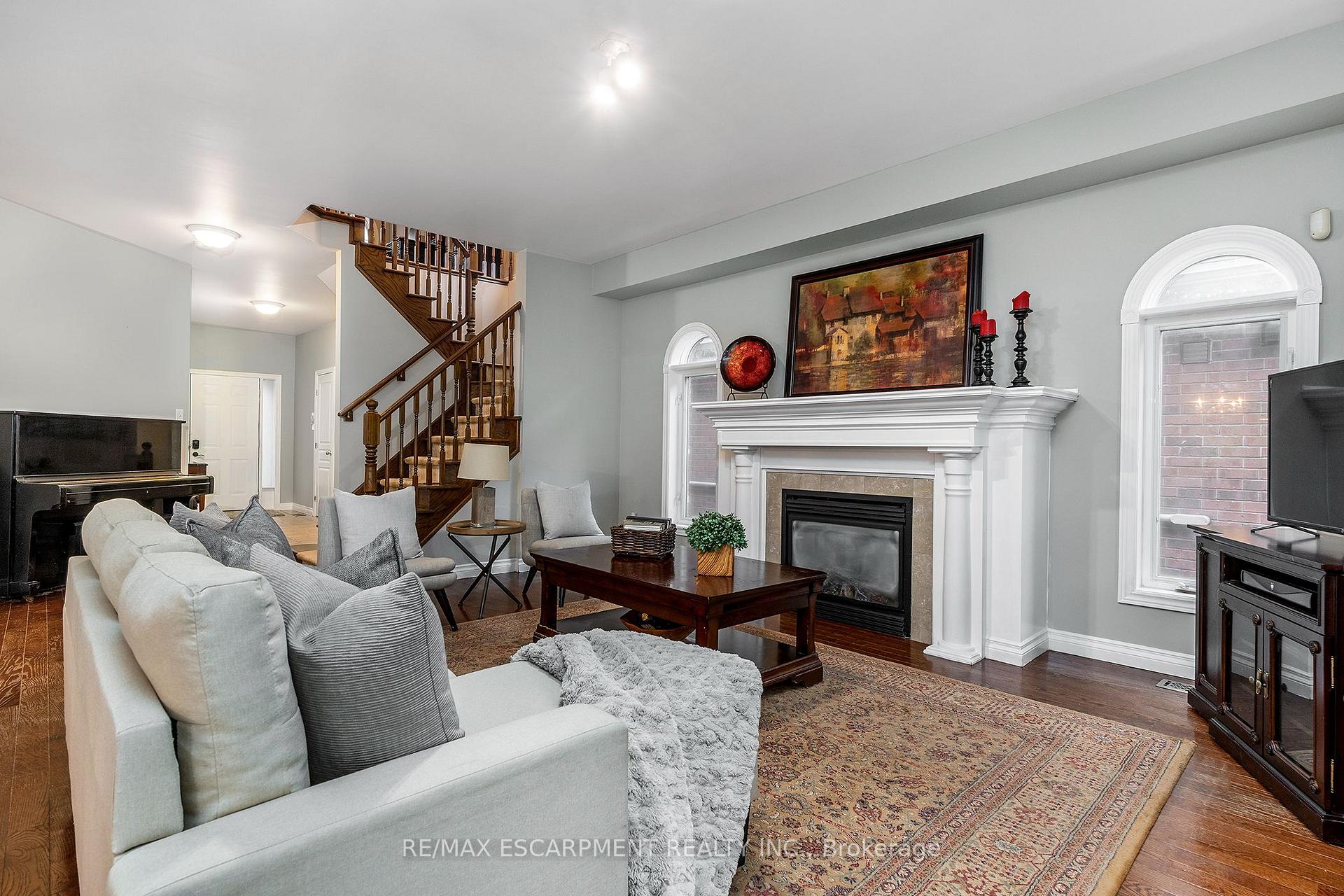 Photo 7 of 49 Conrad Place, Grimsby, Grimsby Beach — HOMEH