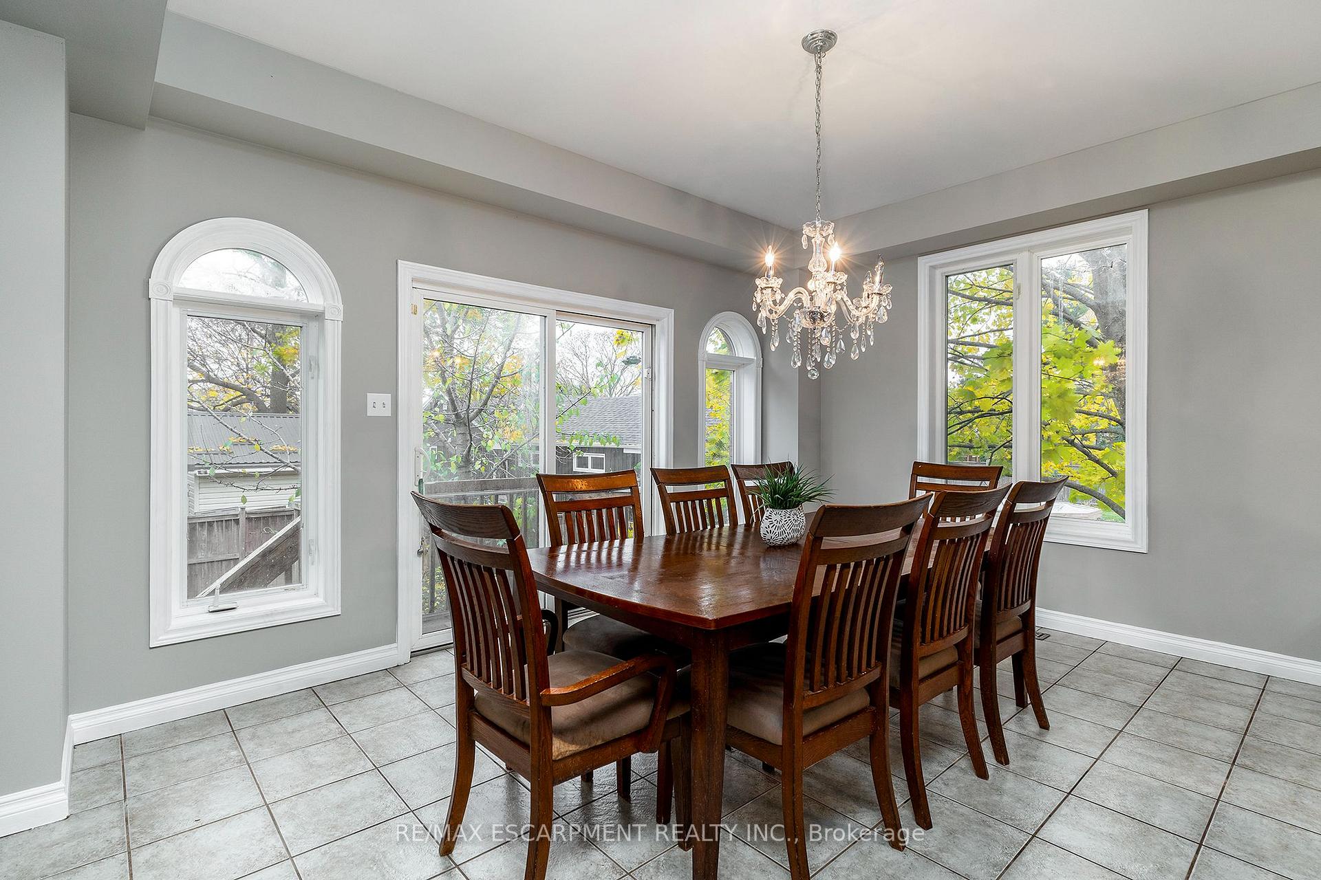 Photo 10 of 49 Conrad Place, Grimsby, Grimsby Beach — HOMEH