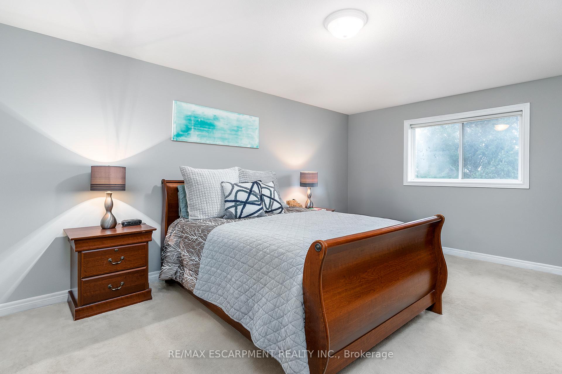Photo 15 of 49 Conrad Place, Grimsby, Grimsby Beach — HOMEH
