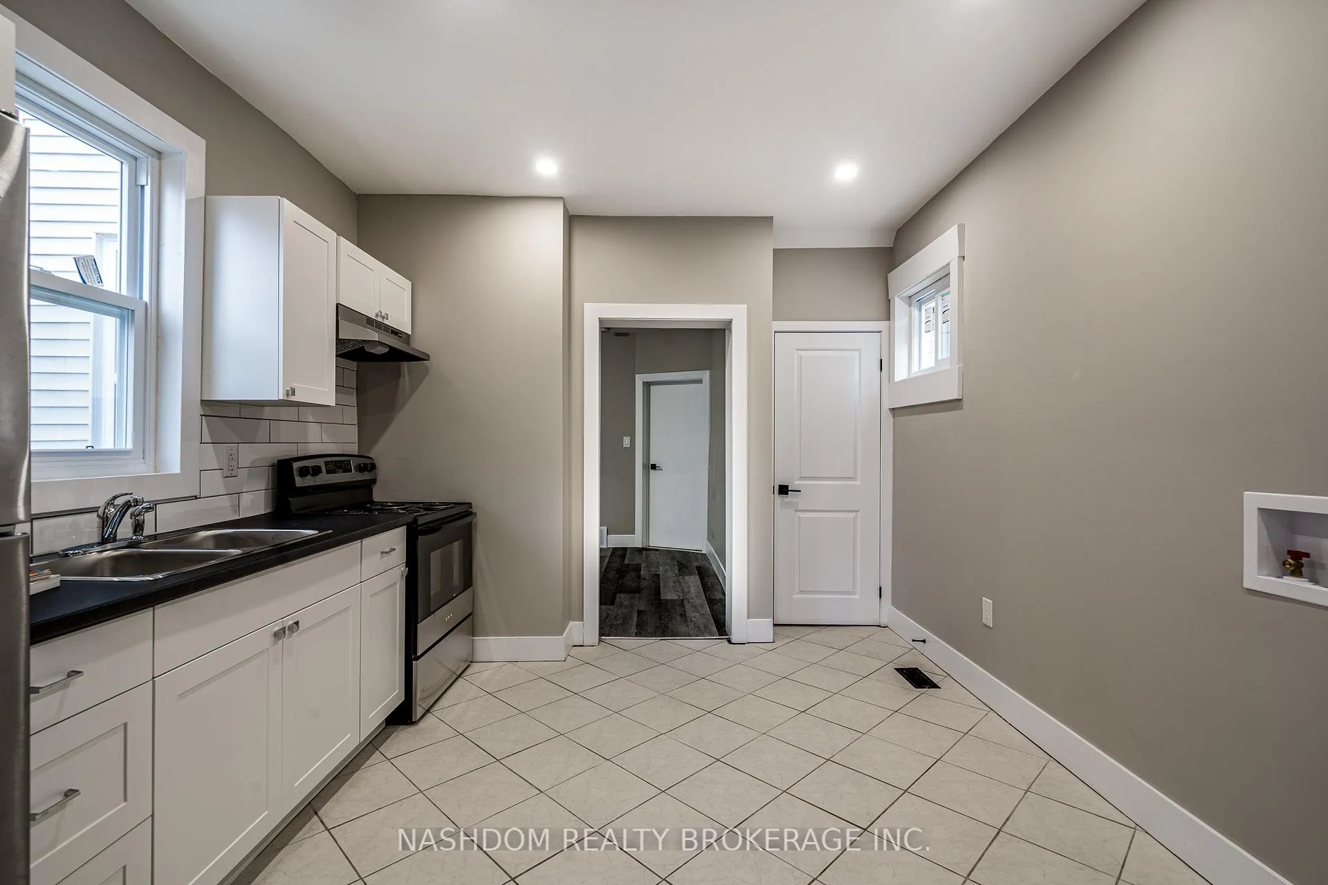Photo 16 of 100 Sherman Avenue N, Hamilton, Stipley — HOMEH