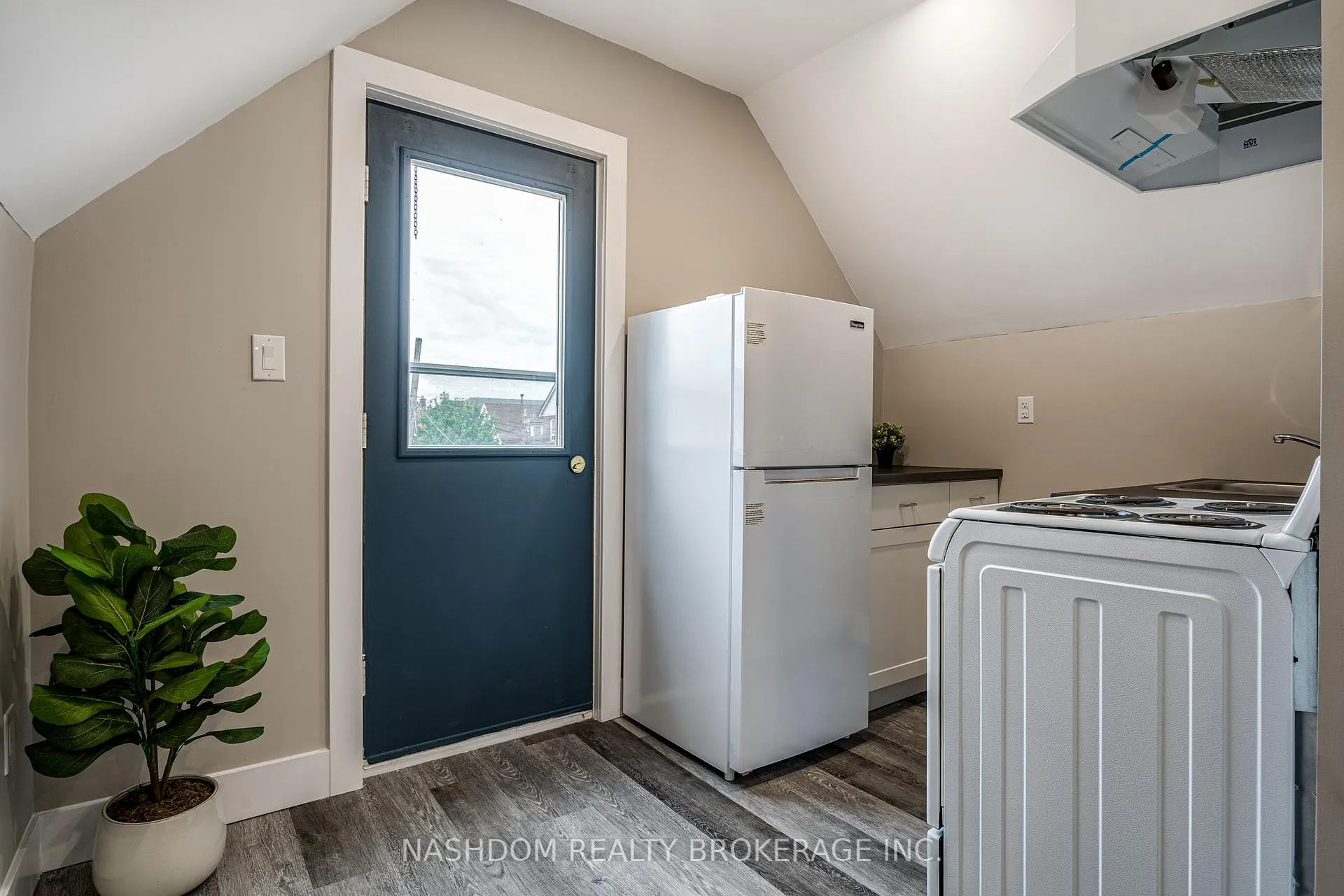 Photo 24 of 100 Sherman Avenue N, Hamilton, Stipley — HOMEH