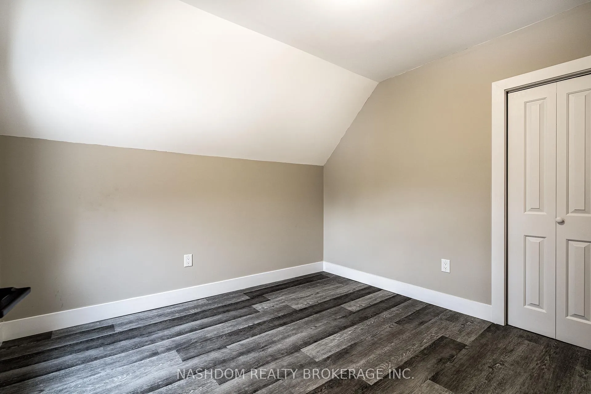 Photo 35 of 100 Sherman Avenue N, Hamilton, Stipley — HOMEH