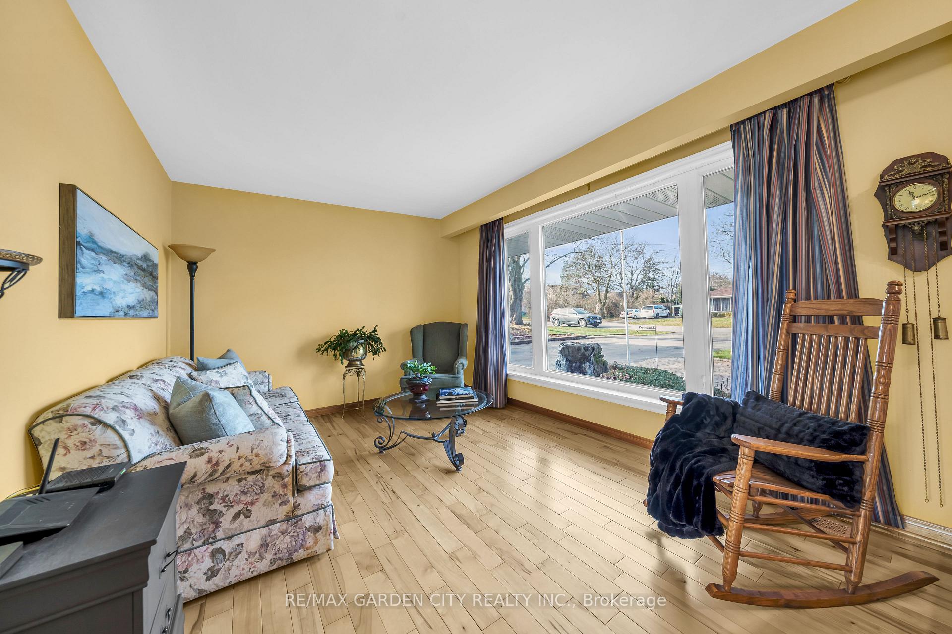 Photo 9 of 4 Bendamere Drive, Grimsby, Grimsby Beach — HOMEH