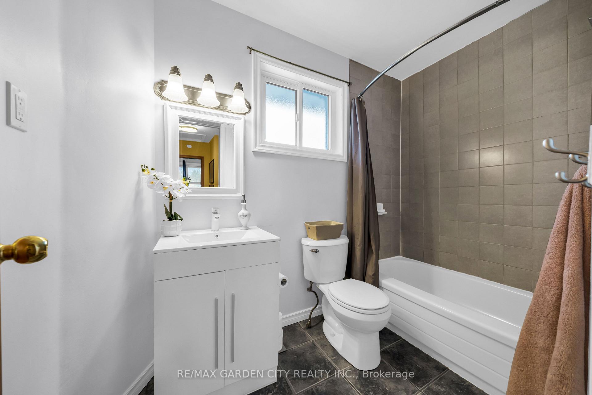 Photo 23 of 4 Bendamere Drive, Grimsby, Grimsby Beach — HOMEH