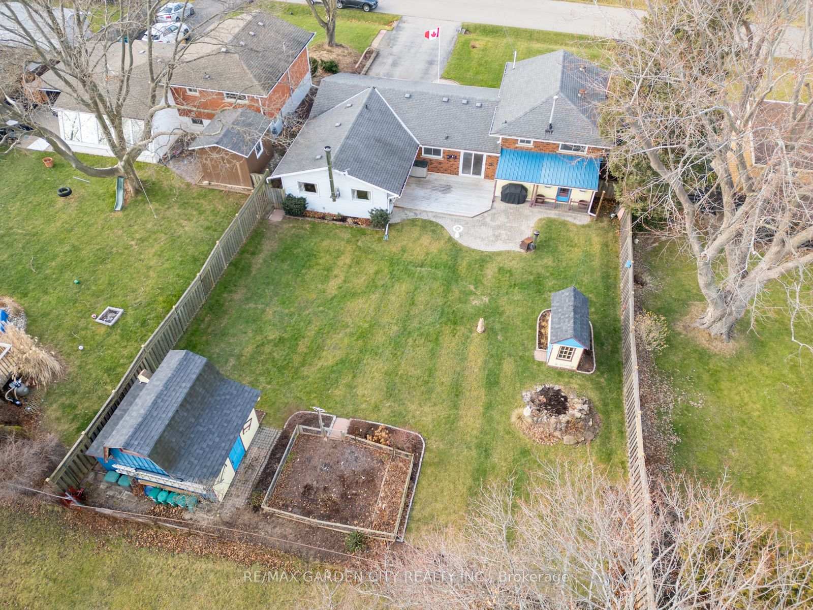Photo 37 of 4 Bendamere Drive, Grimsby, Grimsby Beach — HOMEH