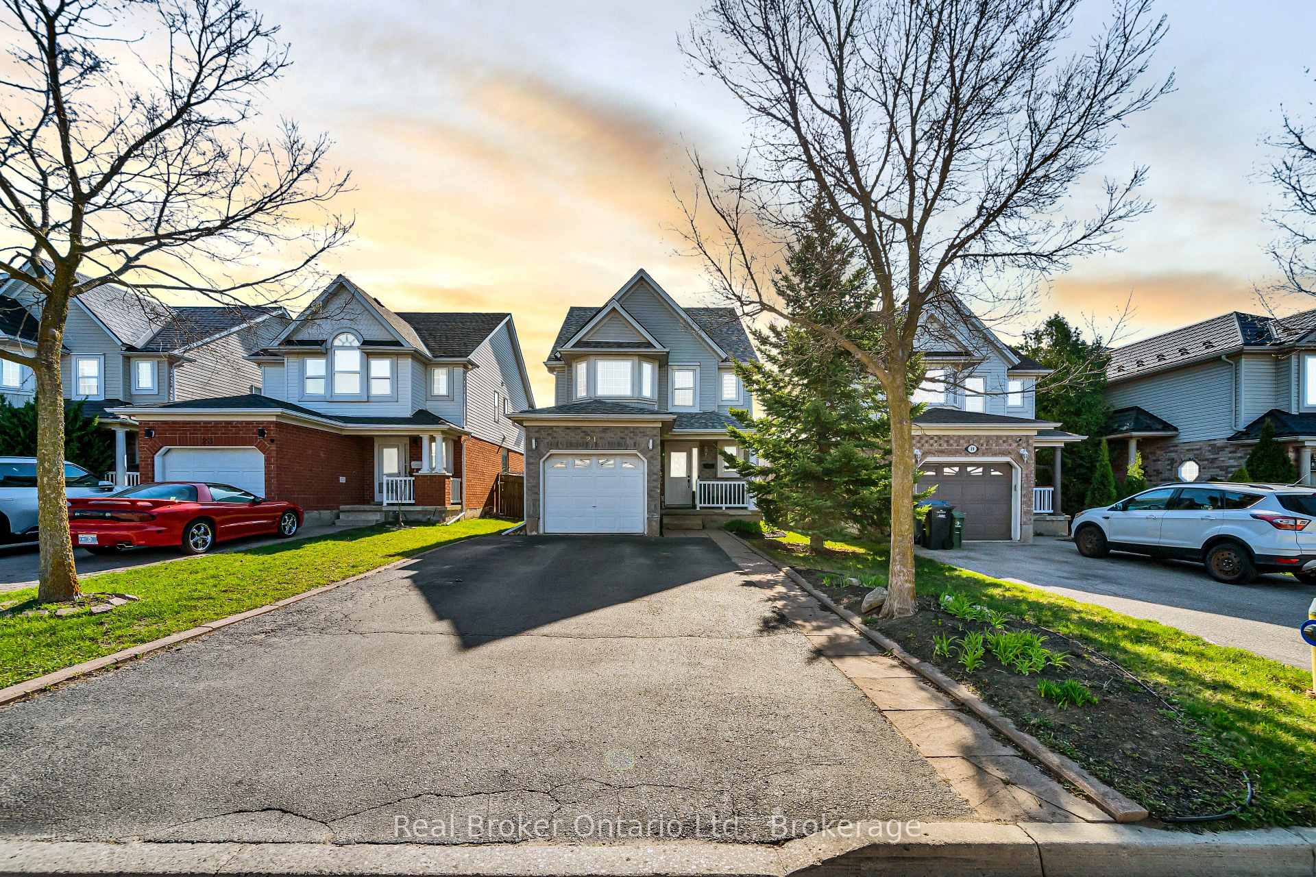 Photo 3 of 21 Mackay Street, Guelph, Grange Road — HOMEH