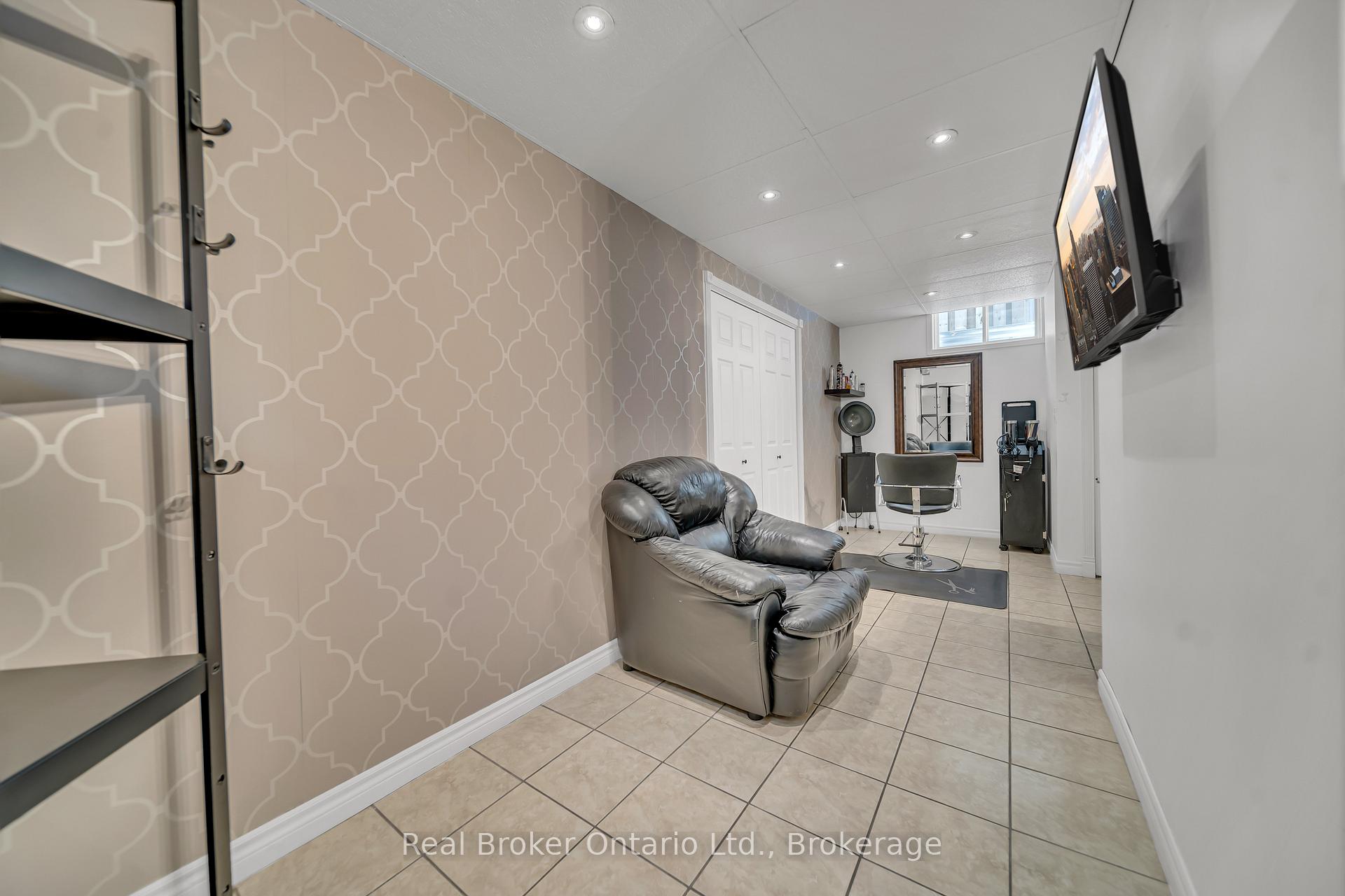 Photo 34 of 21 Mackay Street, Guelph, Grange Road — HOMEH