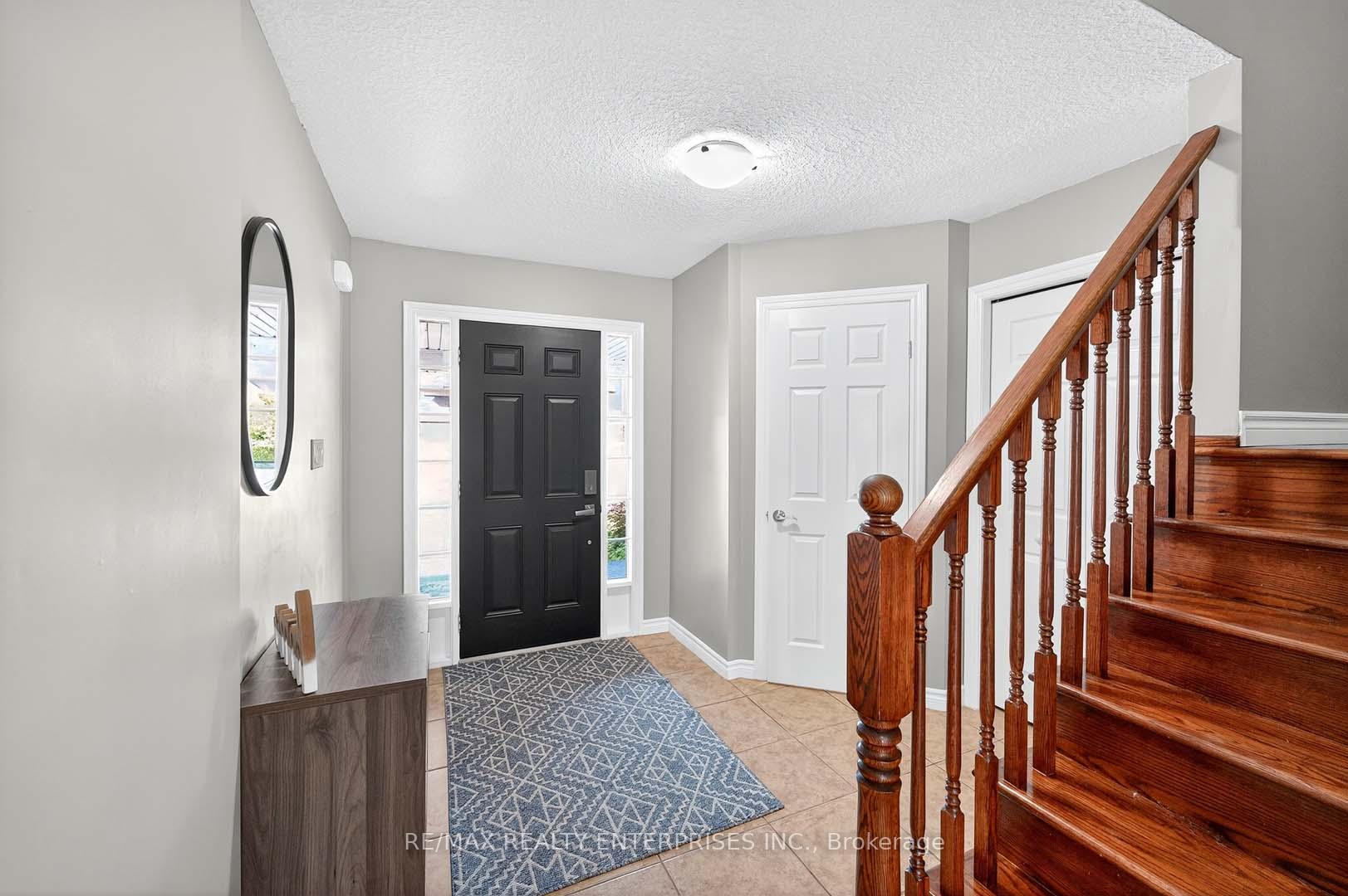 Photo 4 of 1366 Upper Paradise Road, Hamilton, Carpenter — HOMEH