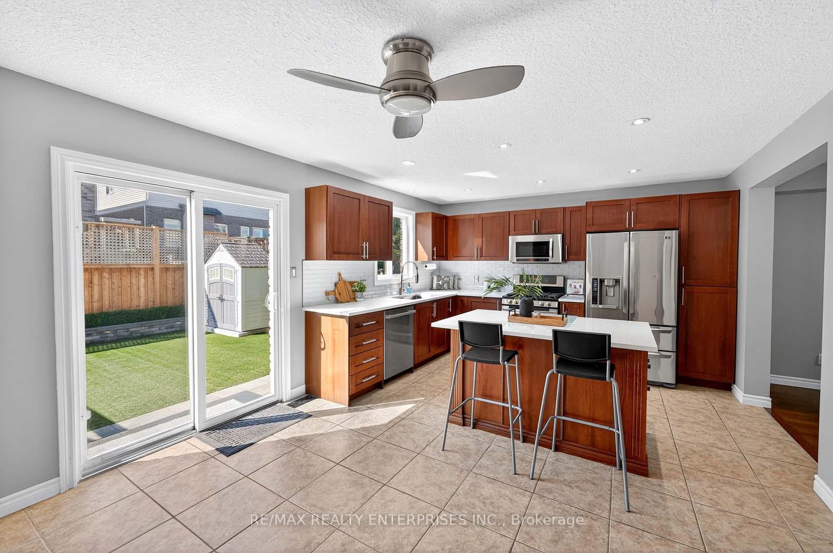 Photo 9 of 1366 Upper Paradise Road, Hamilton, Carpenter — HOMEH