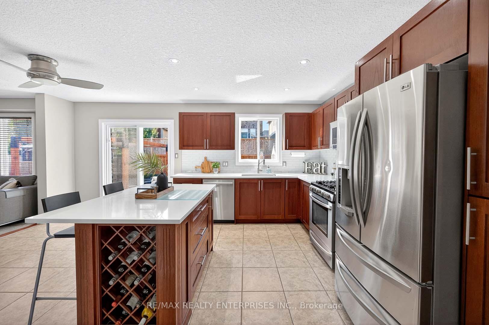 Photo 12 of 1366 Upper Paradise Road, Hamilton, Carpenter — HOMEH