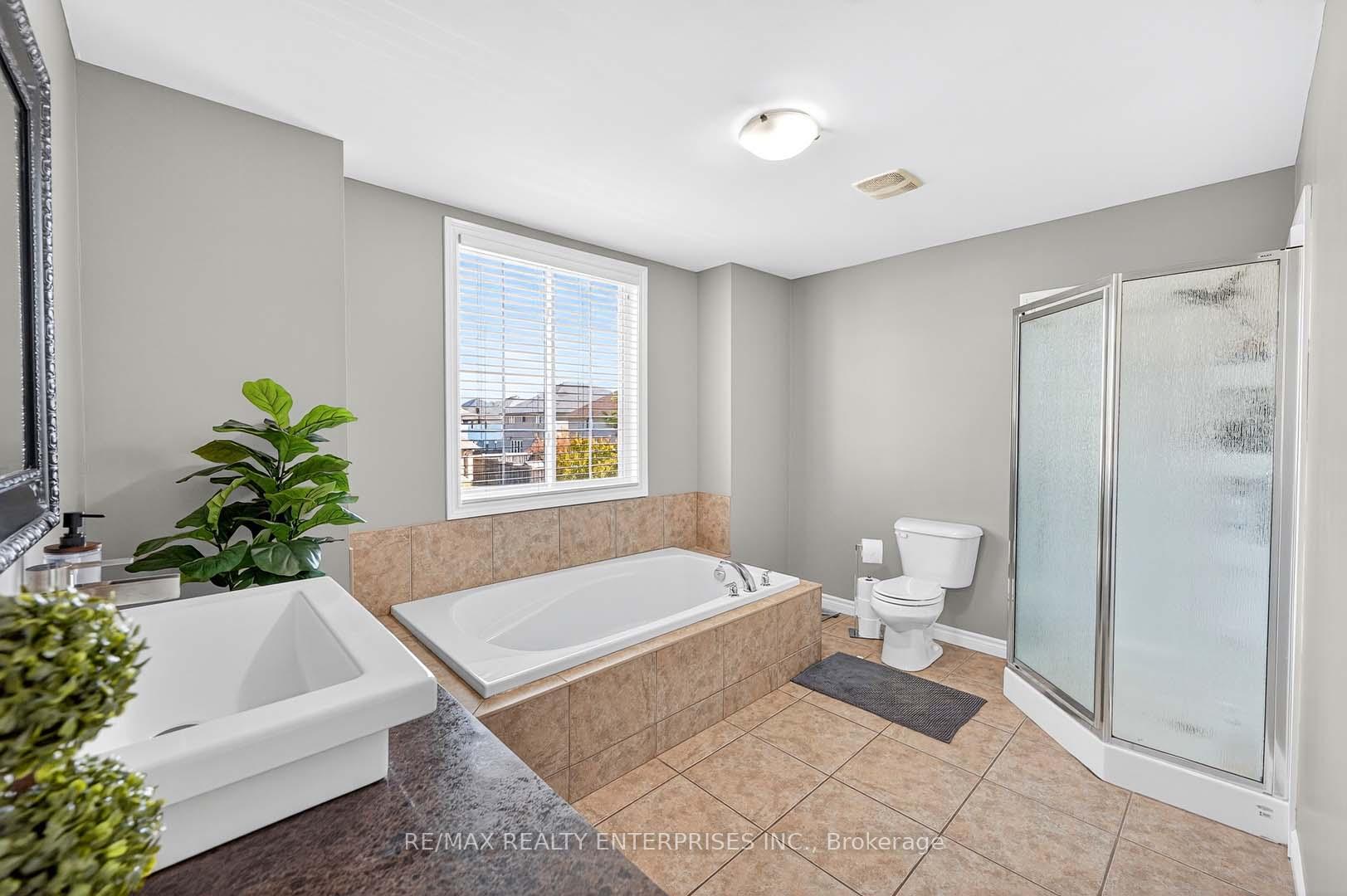 Photo 23 of 1366 Upper Paradise Road, Hamilton, Carpenter — HOMEH
