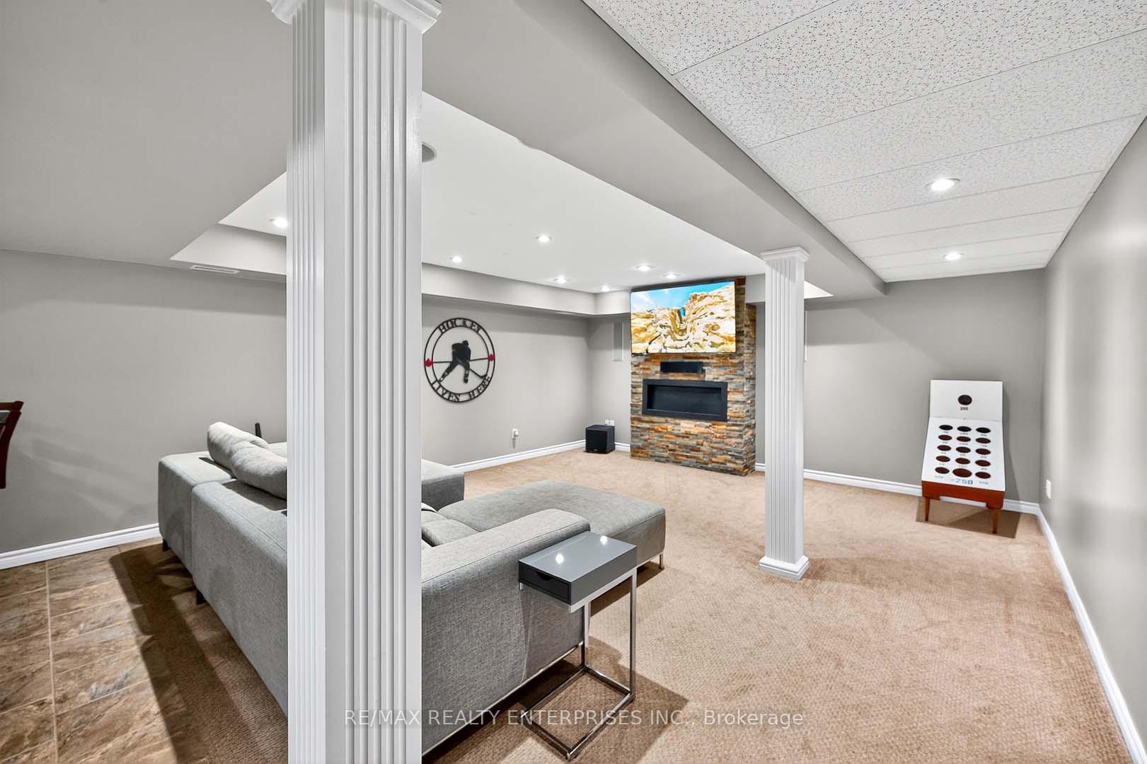 Photo 32 of 1366 Upper Paradise Road, Hamilton, Carpenter — HOMEH