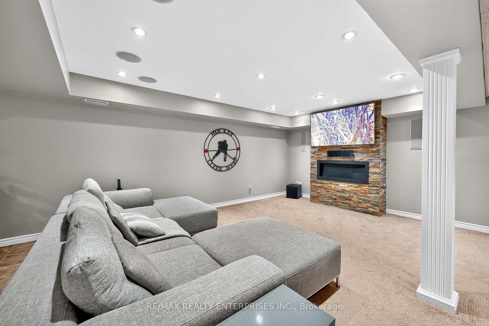 Photo 33 of 1366 Upper Paradise Road, Hamilton, Carpenter — HOMEH