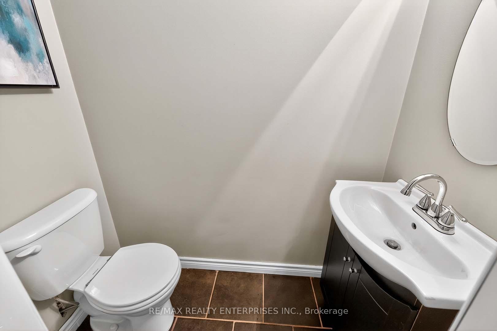 Photo 38 of 1366 Upper Paradise Road, Hamilton, Carpenter — HOMEH