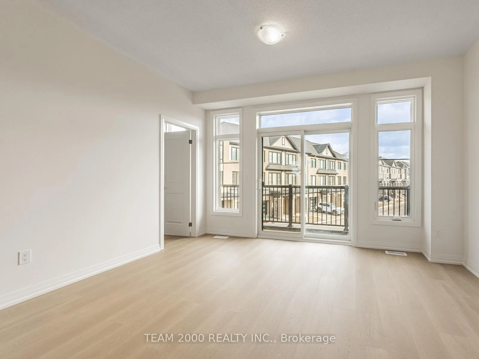 Photo 14 of 494 Provident Way, Hamilton, Mount Hope — HOMEH