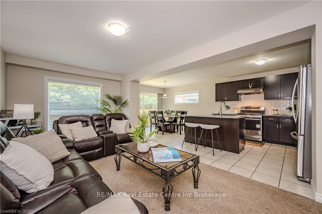 Photo 6 of 12 Summerfield Drive, Guelph, Pineridge/Westminster Woods — HOMEH