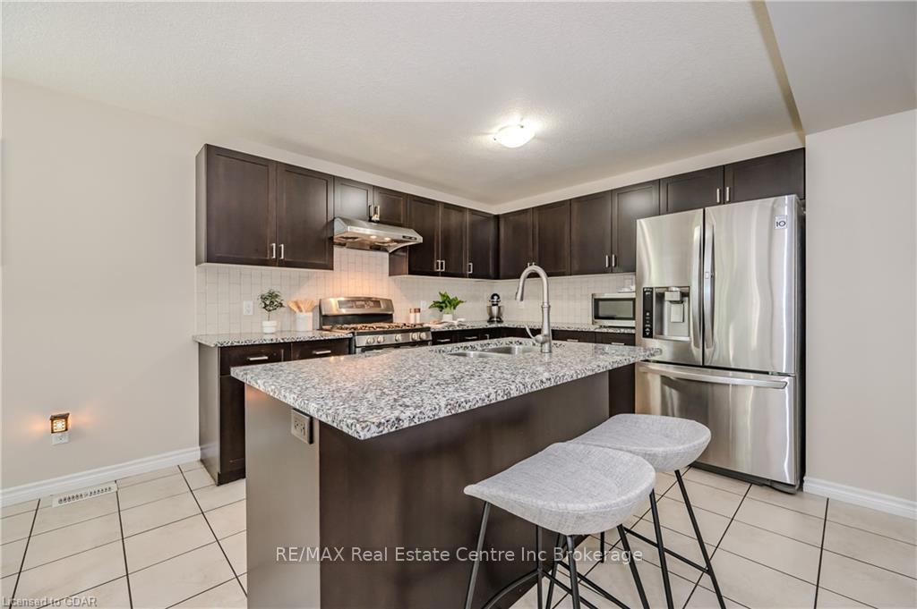 Photo 7 of 12 Summerfield Drive, Guelph, Pineridge/Westminster Woods — HOMEH