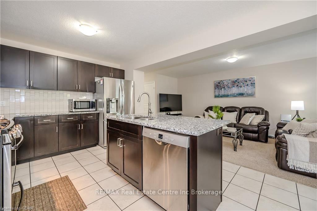 Photo 8 of 12 Summerfield Drive, Guelph, Pineridge/Westminster Woods — HOMEH