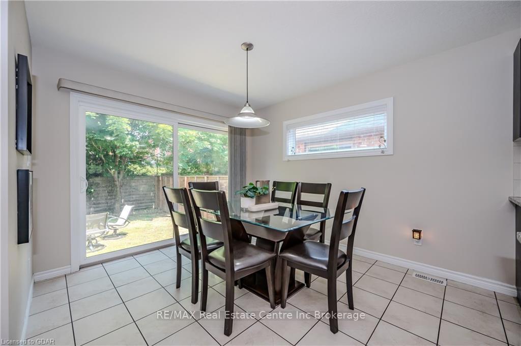 Photo 9 of 12 Summerfield Drive, Guelph, Pineridge/Westminster Woods — HOMEH