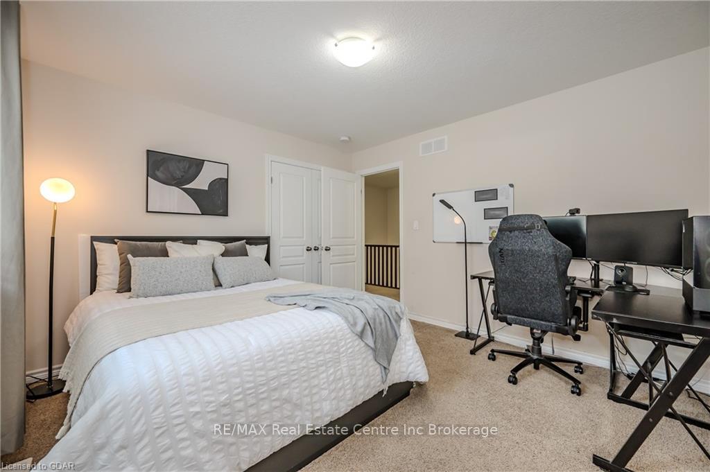 Photo 12 of 12 Summerfield Drive, Guelph, Pineridge/Westminster Woods — HOMEH