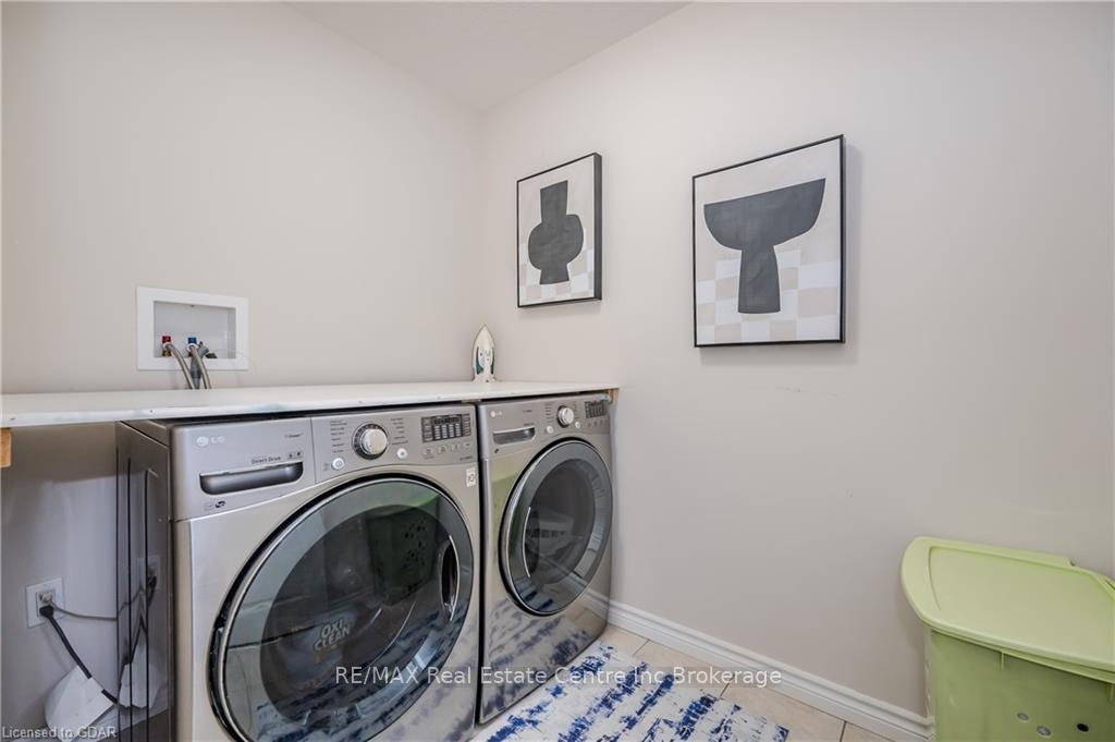 Photo 18 of 12 Summerfield Drive, Guelph, Pineridge/Westminster Woods — HOMEH
