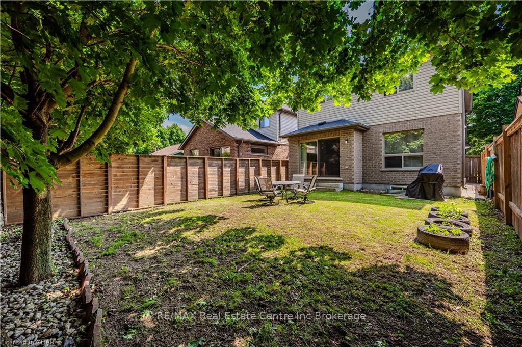 Photo 19 of 12 Summerfield Drive, Guelph, Pineridge/Westminster Woods — HOMEH