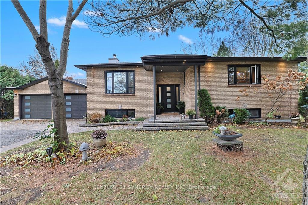 Front of 6477 Wheatfield Crescent