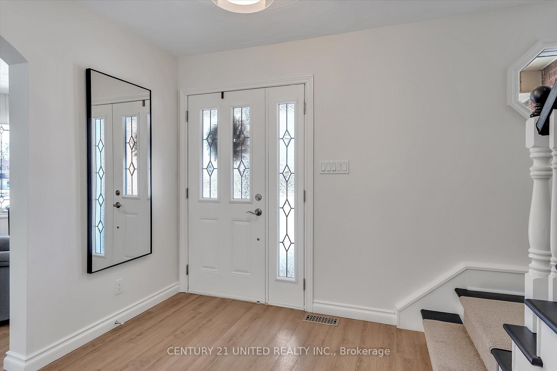 Photo 8 of 1520 Scollard Crescent, Peterborough, Ashburnham Ward 4 — HOMEH