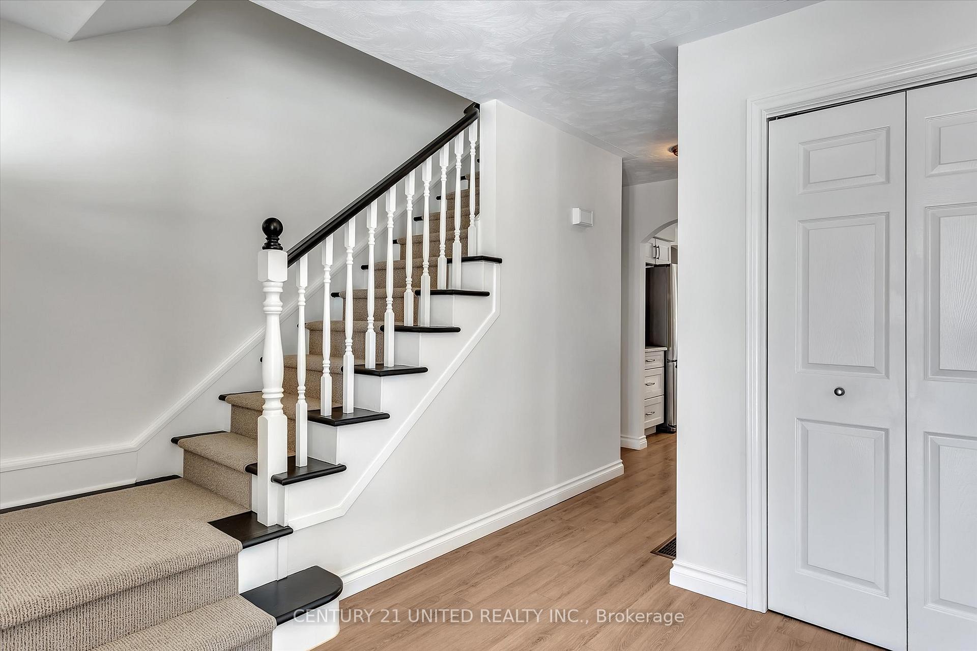 Photo 9 of 1520 Scollard Crescent, Peterborough, Ashburnham Ward 4 — HOMEH