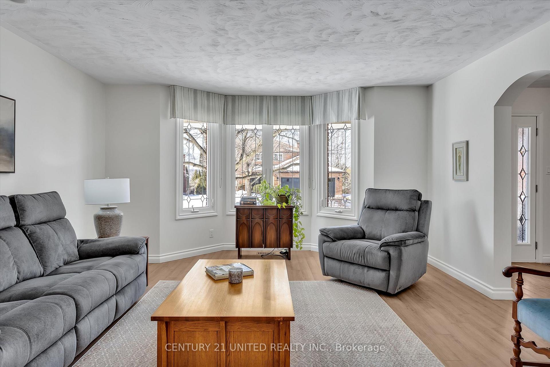Photo 10 of 1520 Scollard Crescent, Peterborough, Ashburnham Ward 4 — HOMEH