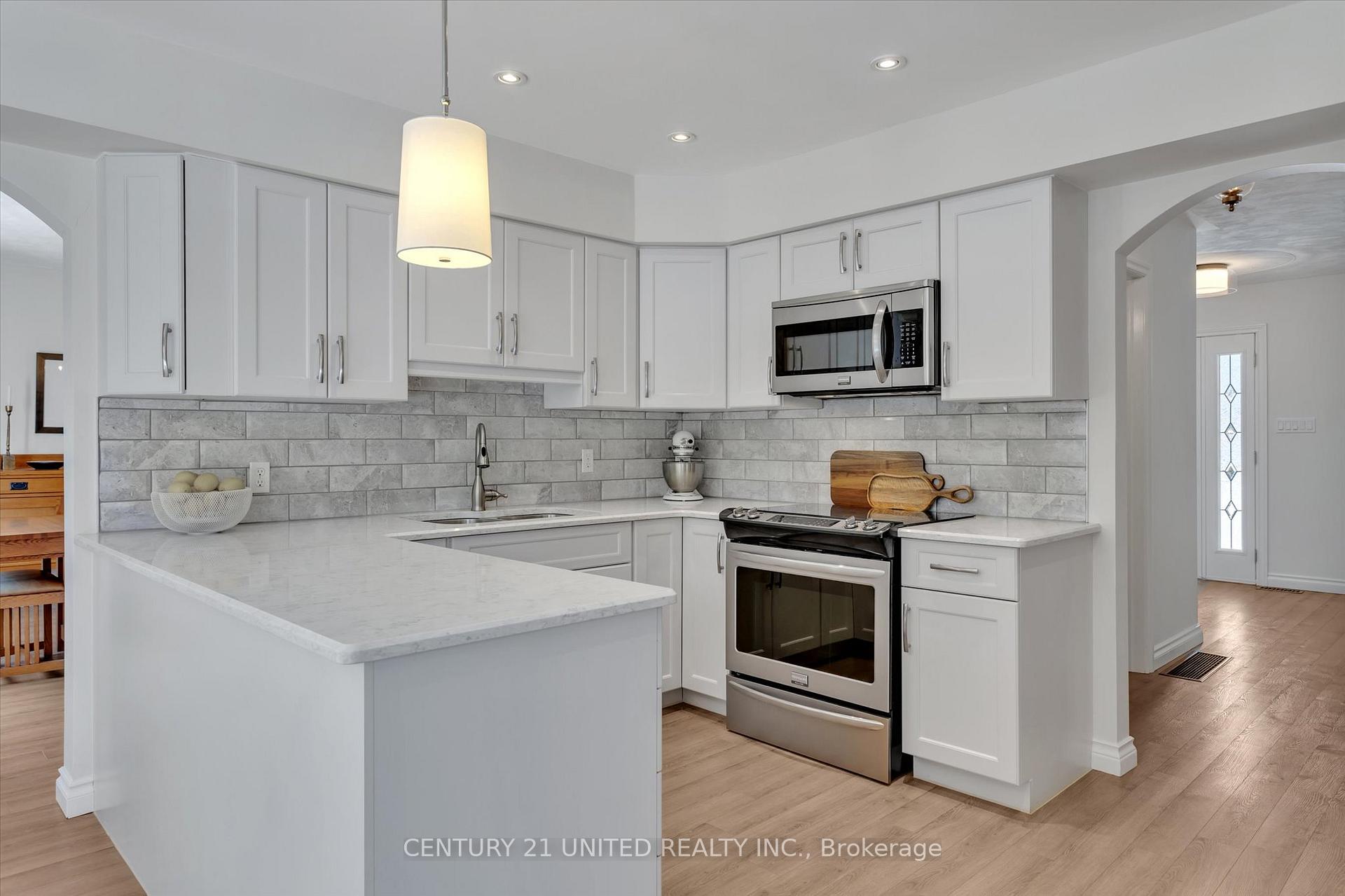 Photo 14 of 1520 Scollard Crescent, Peterborough, Ashburnham Ward 4 — HOMEH
