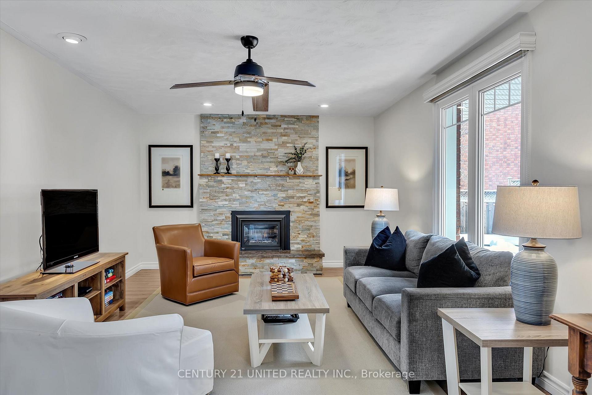 Photo 20 of 1520 Scollard Crescent, Peterborough, Ashburnham Ward 4 — HOMEH