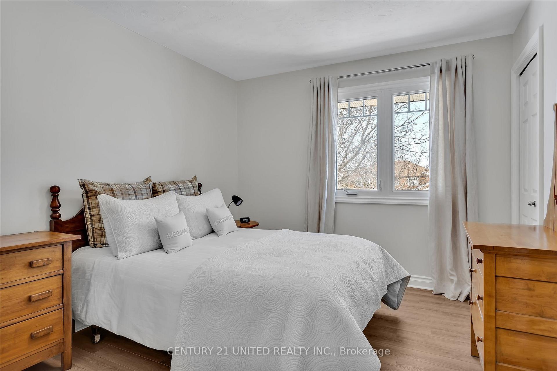 Photo 31 of 1520 Scollard Crescent, Peterborough, Ashburnham Ward 4 — HOMEH