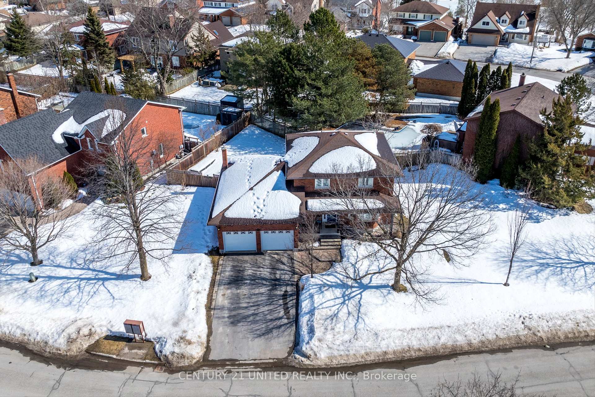 Photo 42 of 1520 Scollard Crescent, Peterborough, Ashburnham Ward 4 — HOMEH