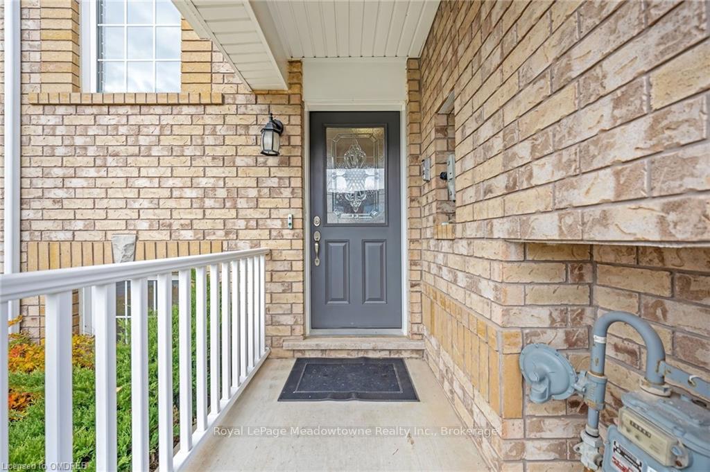 Photo 6 of 346 Chuchmach Close, Milton, Willmott — HOMEH