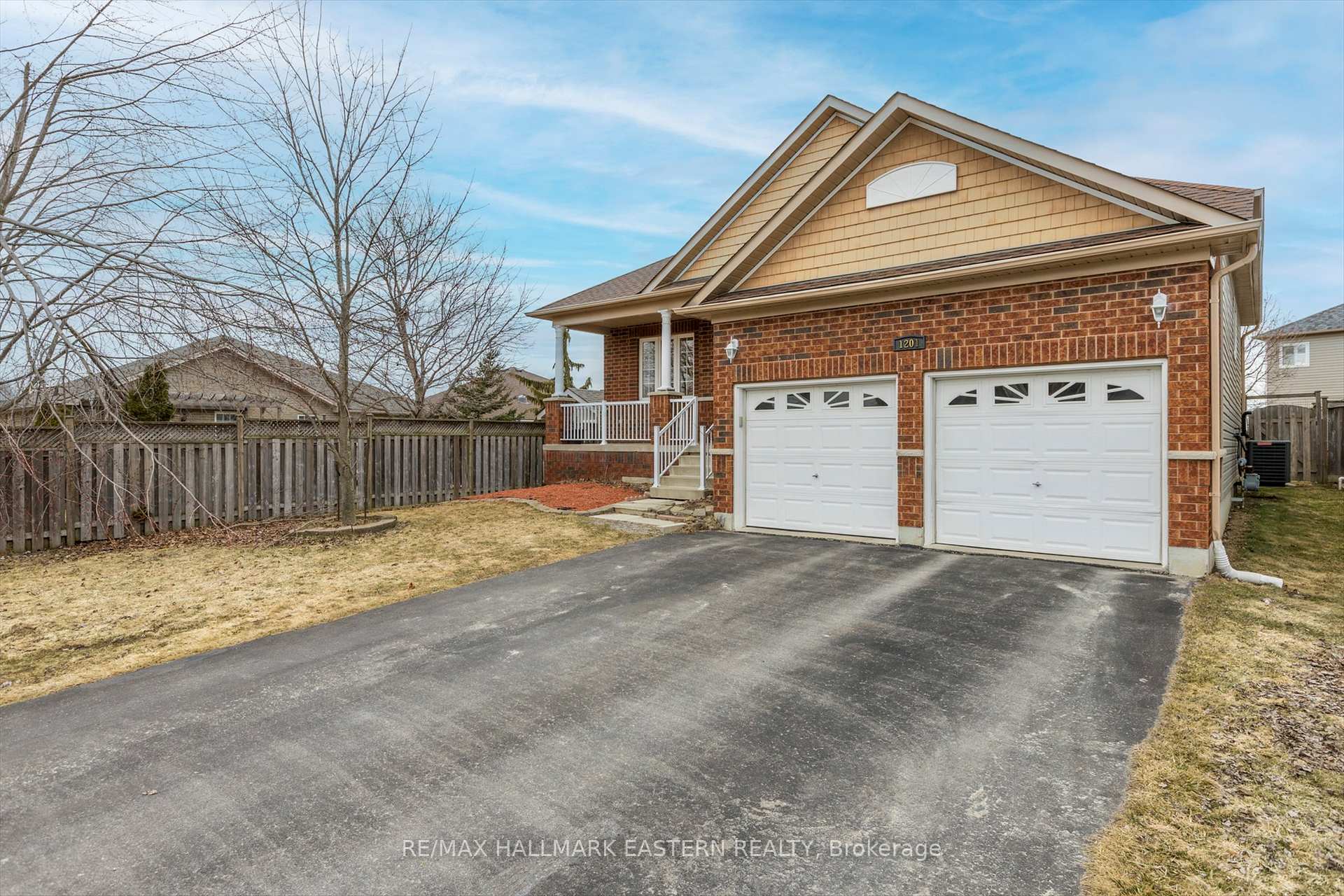 Photo 2 of 1201 Melody Crescent, Peterborough, Monaghan Ward 2 — HOMEH