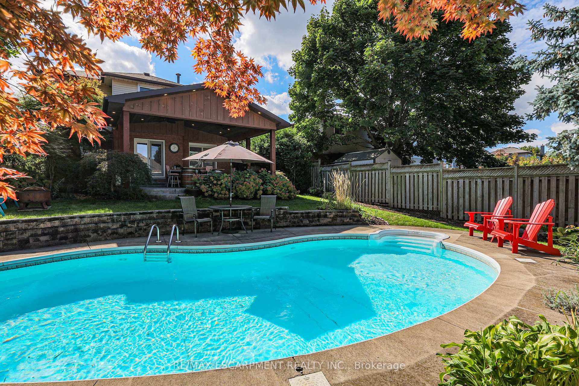 Photo 2 of 15 Sumner Crescent, Grimsby, Grimsby Beach — HOMEH