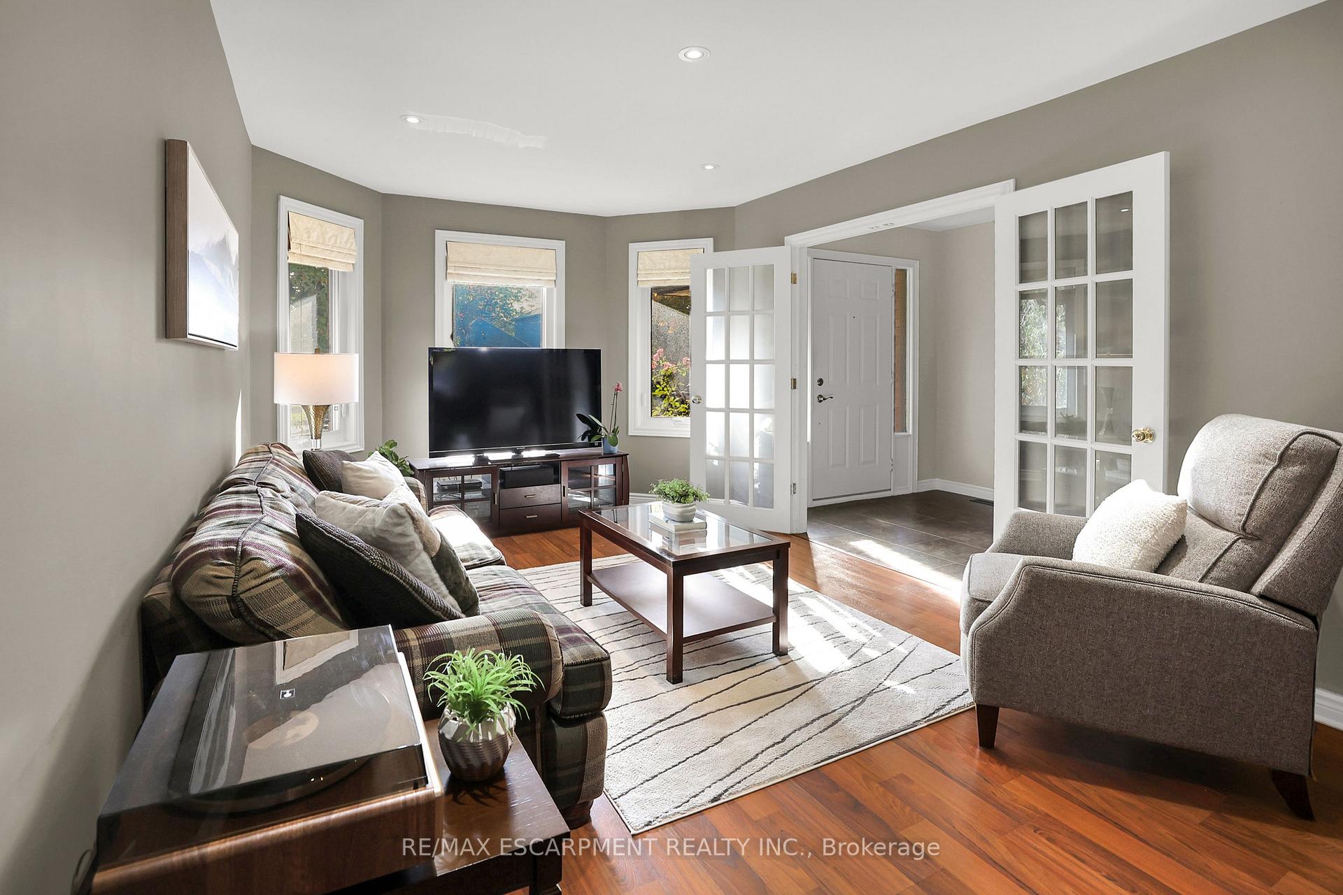 Photo 5 of 15 Sumner Crescent, Grimsby, Grimsby Beach — HOMEH
