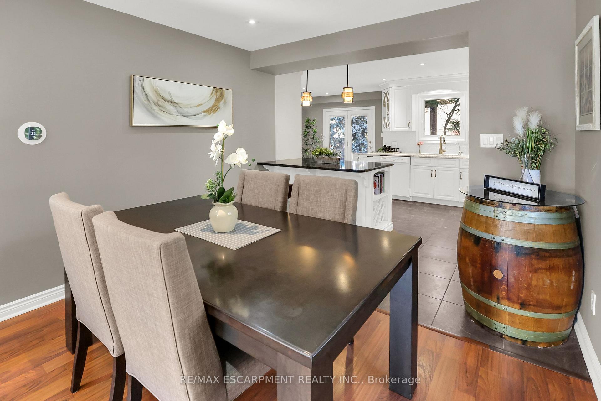 Photo 6 of 15 Sumner Crescent, Grimsby, Grimsby Beach — HOMEH