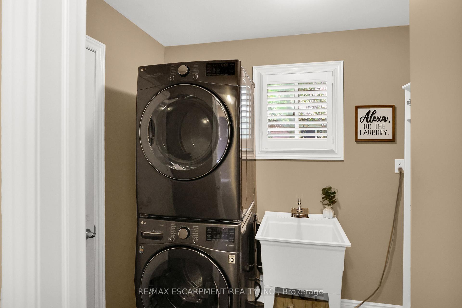 Photo 16 of 15 Sumner Crescent, Grimsby, Grimsby Beach — HOMEH