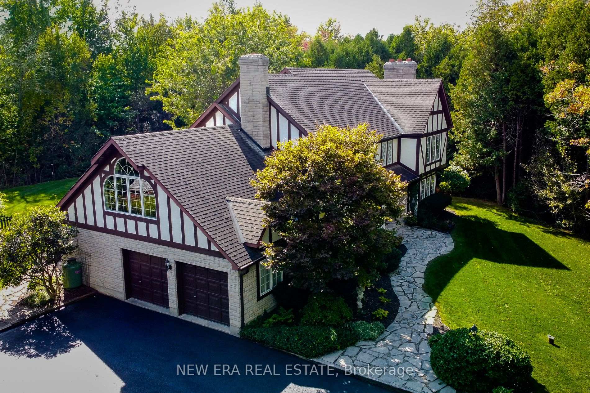 Photo 1 of 4100 Ennisclare Drive, Milton, Rural Nassagaweya — HOMEH