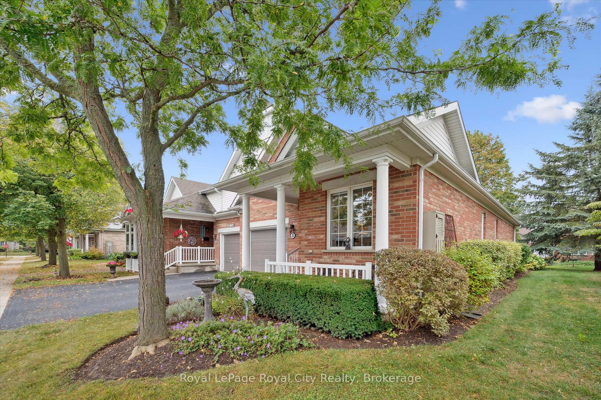 Photo 3 of 11 Magnolia Lane, Guelph, Village By The Arboretum — HOMEH
