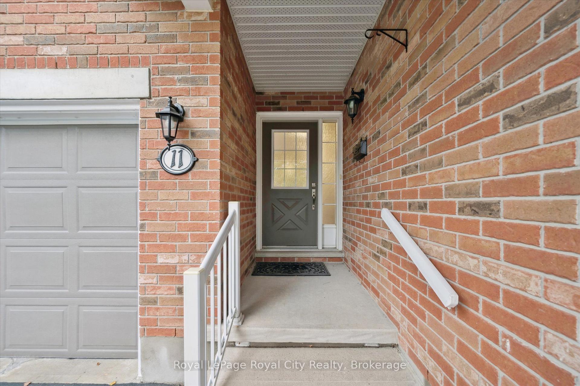 Photo 5 of 11 Magnolia Lane, Guelph, Village By The Arboretum — HOMEH