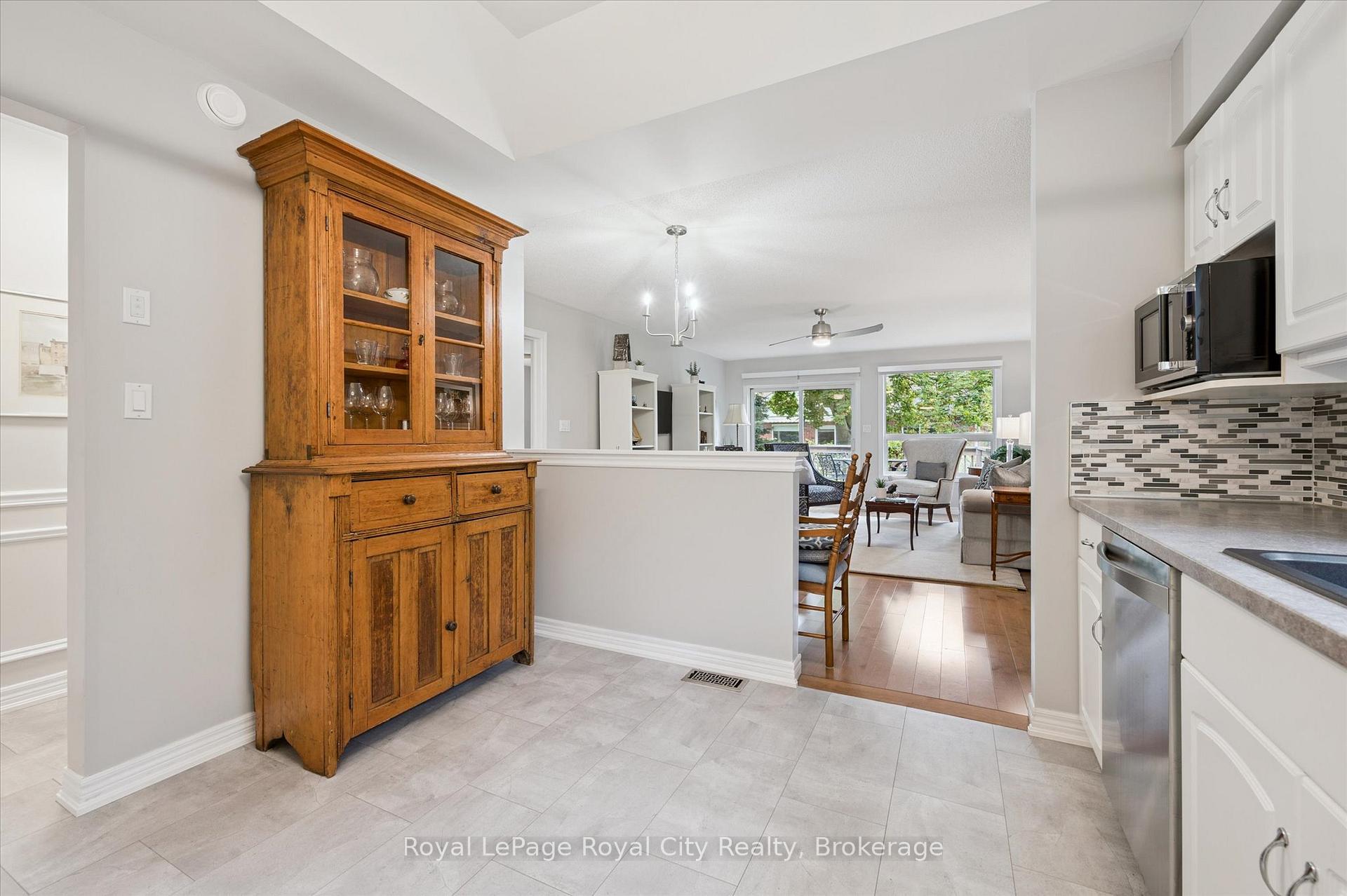 Photo 11 of 11 Magnolia Lane, Guelph, Village By The Arboretum — HOMEH