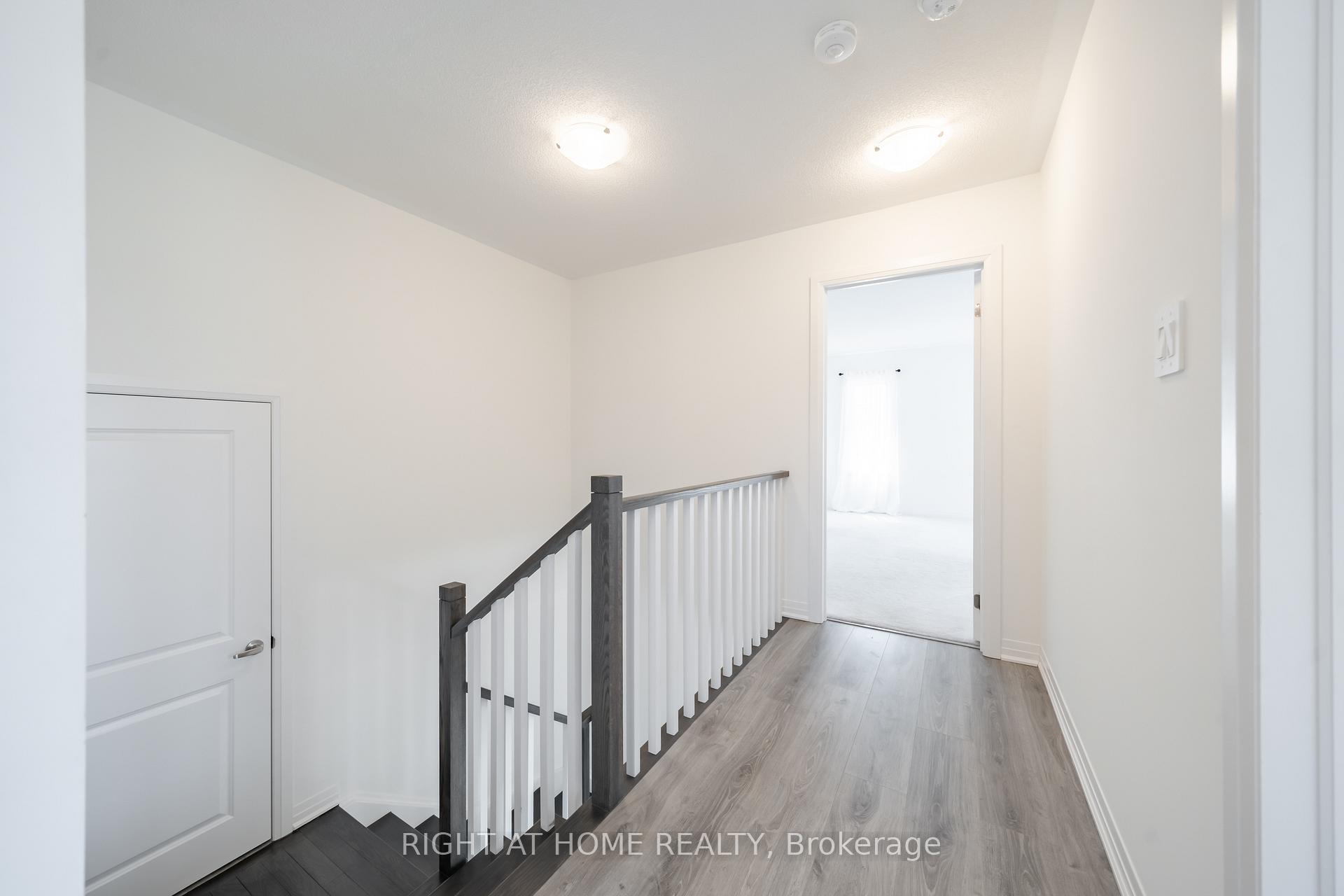 Photo 7 of 42 CopperHill HTS Drive E, Barrie, Rural Barrie Southeast — HOMEH