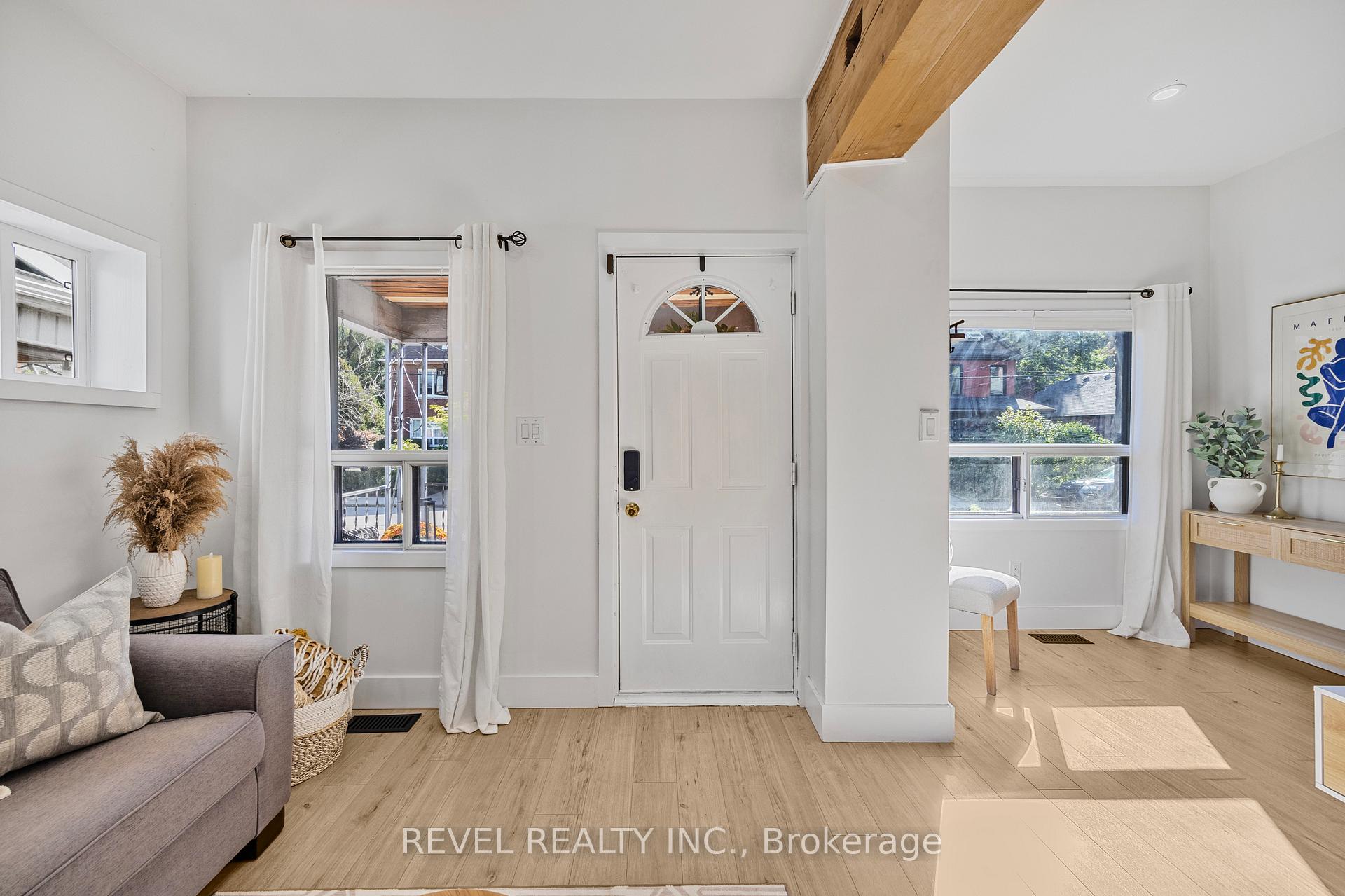 Photo 3 of 289 Cumberland Avenue, Hamilton, Blakeley — HOMEH