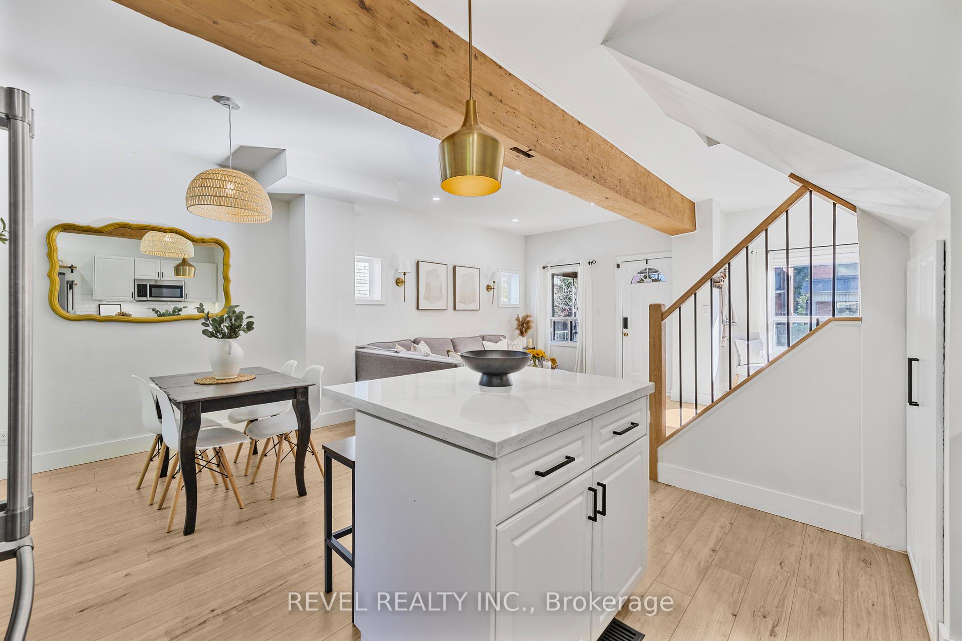 Photo 10 of 289 Cumberland Avenue, Hamilton, Blakeley — HOMEH