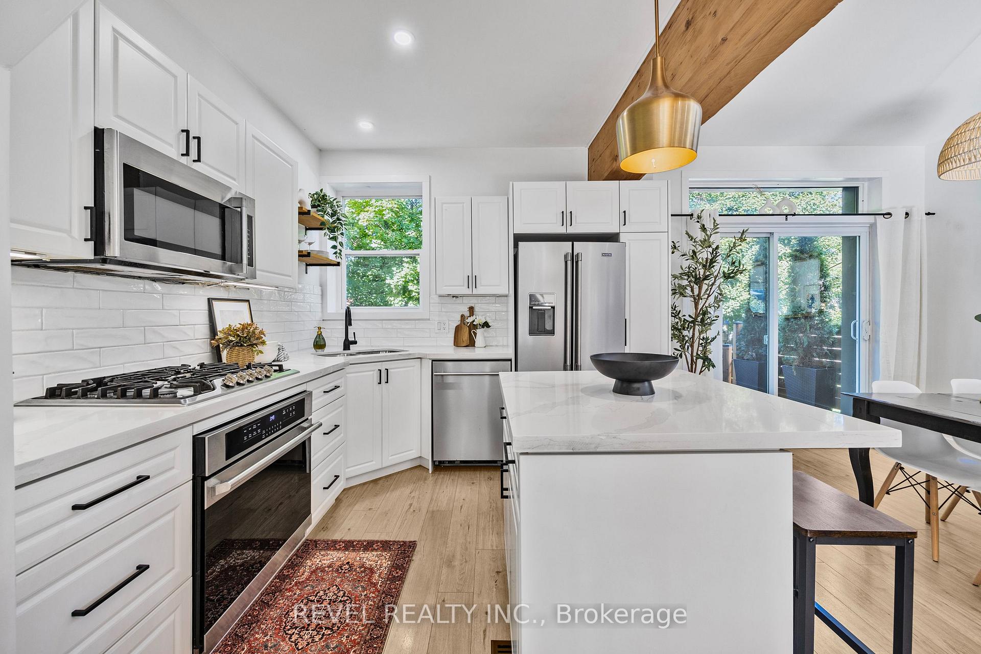 Photo 11 of 289 Cumberland Avenue, Hamilton, Blakeley — HOMEH